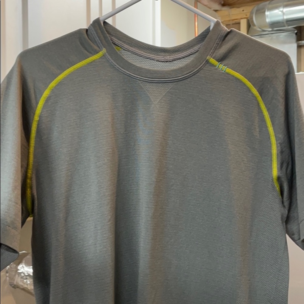 Lululemon men’s shirt